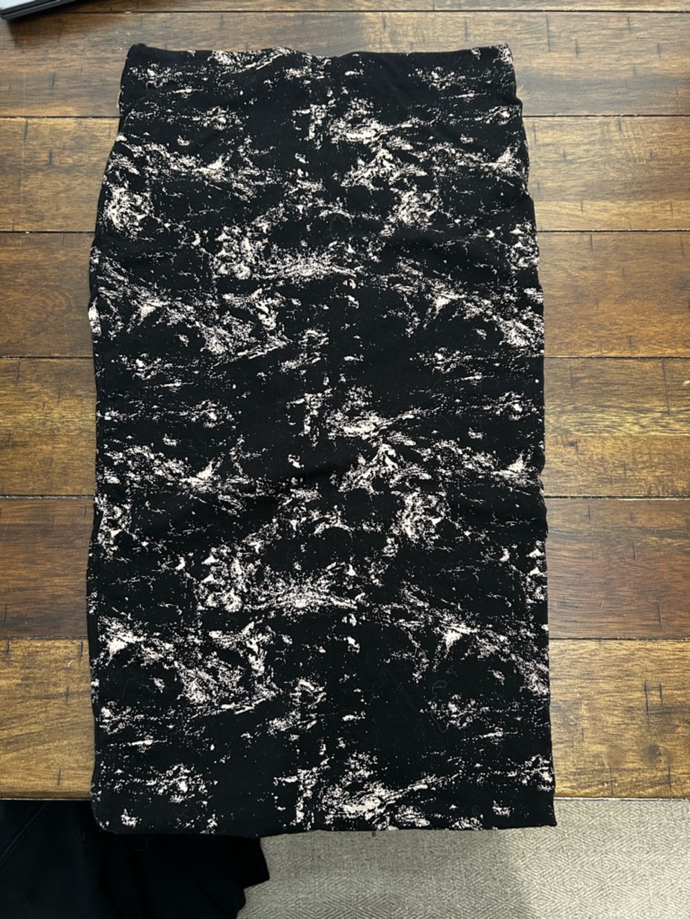 Basque Black Marble-Print Pencil Skirt